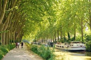 Maisons de vacances Demeure de 5 chambres avec piscine privee et jardin clos a Cailhau : photos des chambres