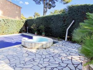 Villa avec piscine à Saint-Raphaël et vue sur la montagne