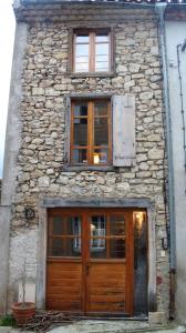 Maison de campagne avec vue sur la montagne à Puivert.