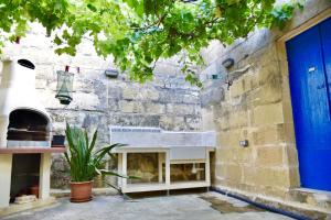 Charming House in Ix - Xewkija with Terrace and Barbecue