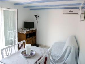 Appartements Appartement d'une chambre avec vue sur la ville jardin amenage et wifi a Le Plan de la Tour a 6 km de la plage : photos des chambres