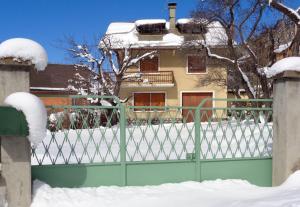 Chalets Chalet de 8 chambres avec sauna jardin et wifi a Briancon a 1 km des pistes : photos des chambres