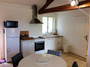 Maisons de vacances Maison d'une chambre avec piscine partagee sauna et jardin amenage a Abjat sur Bandiat : photos des chambres