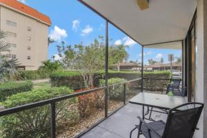 Peaceful condo with pool and steps to Tigertail Beach - Ubytování bez kategorie ve městě Marco Island