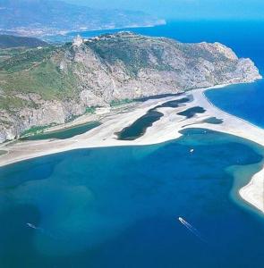 Apartment with 2 bedrooms in Mongiove with furnished terrace and WiFi 200 m from the beach