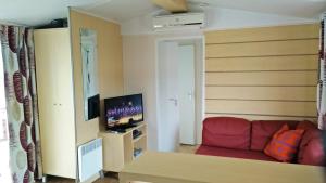 Maisons de vacances Bungalow confortable a Gastes + Piscine : photos des chambres