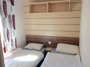 Maisons de vacances Bungalow confortable a Gastes + Piscine : photos des chambres