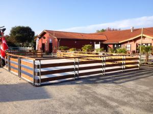 Maisons de vacances Bungalow confortable a Gastes + Piscine : photos des chambres