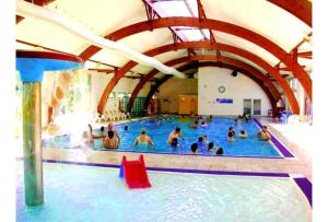 Maisons de vacances Bungalow confortable a Gastes + Piscine : photos des chambres