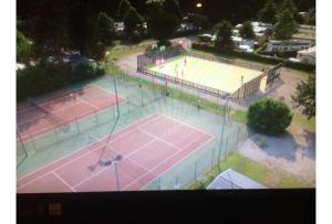 Maisons de vacances Bungalow confortable a Gastes + Piscine : photos des chambres