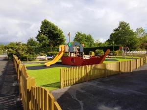 Maisons de vacances Bungalow confortable a Gastes + Piscine : photos des chambres