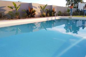 Modern apartment in Estói with shared pool.
