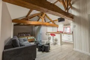 Maison accueillante à Mouterre-Silly avec jardin et cheminée - Arçay