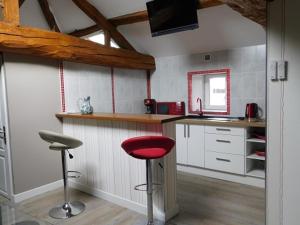 Maison accueillante à Mouterre-Silly avec jardin et cheminée