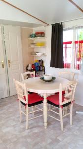 Maison accueillante à Biscarrosse avec piscine et jardin