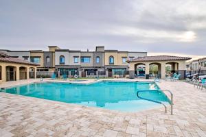 Pool and Rooftop Deck! Snowbird Escape in Scottsdale