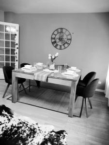 Bed and Break Annecy, appartement 90m2 avec parking, balcons