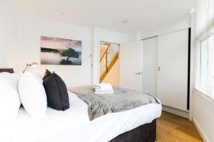 Trafalgar Square by Excel Apartments