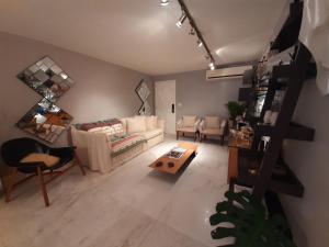 Lindo apartamento na rua do Shopping da Gávea com vaga