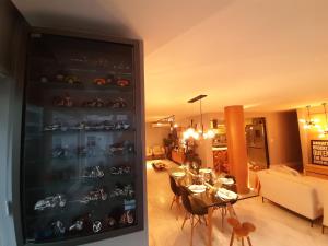 Lindo apartamento na rua do Shopping da Gávea com vaga