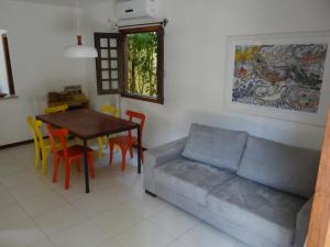 Casa confortável completa em condomínio