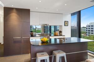 Complete Host Leopold Apartments