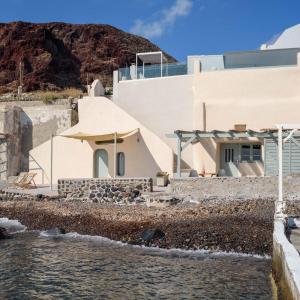 Sublime Villa & Caves Santorini Greece