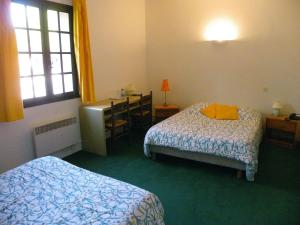 Hotels HUMAN HOTEL RESIDENCE ex esparrus : photos des chambres