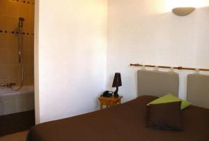 Hotels HUMAN HOTEL RESIDENCE ex esparrus : Chambre Double