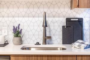 Riverfront Park Travel Apartments