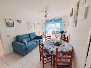 Azul Window Apartment