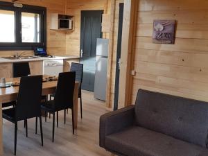 Maisons de vacances O Chalet in Saint Laurent en Grandvaux on a Slope : photos des chambres