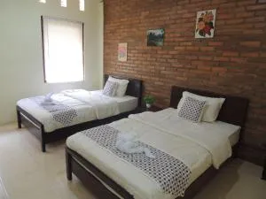 Srikayah Syariah by Ndalem Beong - 马格朗