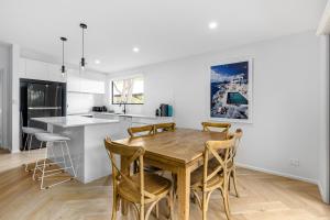 1 Love, 2 Seas - Boutique Beach House