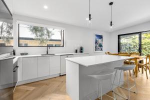 1 Love, 2 Seas - Boutique Beach House