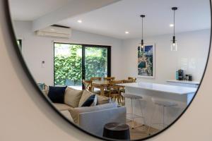 1 Love, 2 Seas - Boutique Beach House