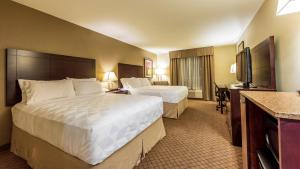 Queen Room with Two Queen Beds room in Holiday Inn Hotel and Suites-Kamloops, an IHG Hotel