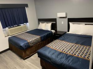 Double Room room in Regal Inn Ponca City