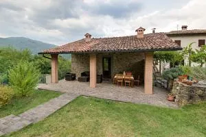 Comfortable house with pool in Castelnuovo di Garfagnana - Sassi