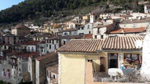 Maisons de vacances Maison d'une chambre avec vue sur la ville jardin amenage et wifi a Peille : photos des chambres