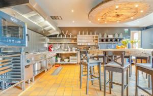 Spacious villa in Florenville with private pool