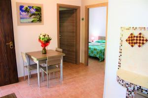 2 bedrooms house at Torre San Giovanni 700 m away from the beach with enclosed garden and wifi