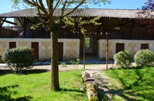 Maisons de vacances Maison de 4 chambres avec piscine partagee spa et jardin amenage a Saint Front de Pradoux : photos des chambres