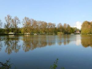 Villas Villa de 4 chambres avec vue sur le lac jardin clos et wifi a Courtenay : photos des chambres