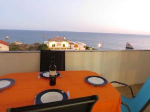 Comfortable apartment in Praia da Rocha 70 m² with sea view 4 pers