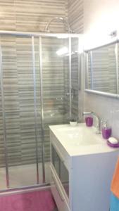 Comfortable apartment in Praia da Rocha 70 m² with sea view 4 pers