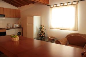 Charming House in Burinhosa, Pataias with Shared Pool