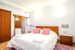 Charming House in Monchique with Shared Pool