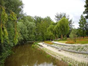 Maisons de vacances Maison de 4 chambres avec vue sur la ville jardin clos et wifi a Ri : photos des chambres