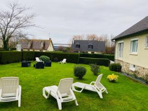 Hotels Contact hotel - Motel Les Bleuets : Maison de Vacances